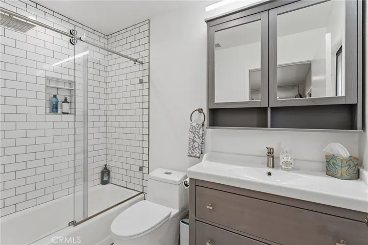 10221 Oklahoma, Chatsworth, California 91311