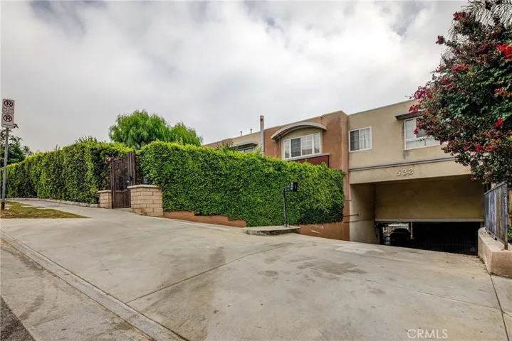 532 N Mariposa Avenue 104, Los Angeles, California 90004