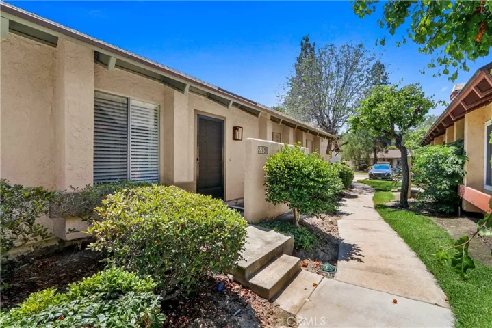 22891 Caminito Flores, Laguna Hills, California 92653