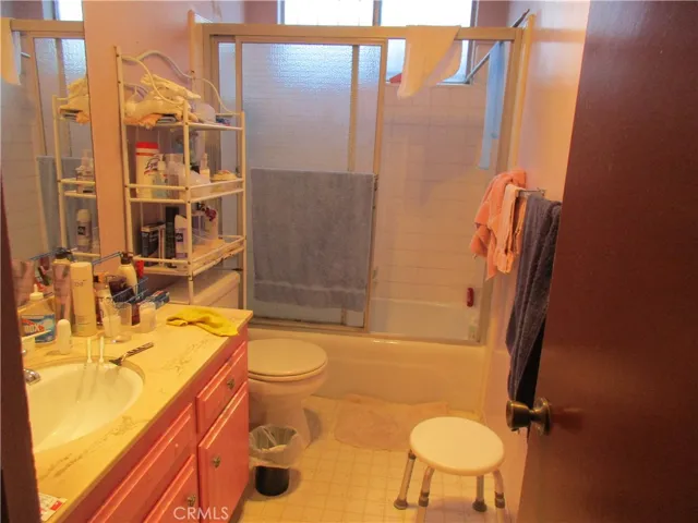 Full bathroom