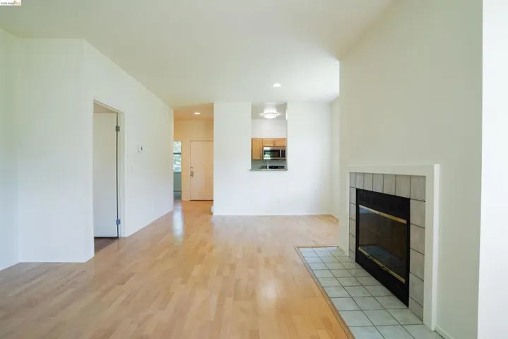 211 Bayside Ct, Richmond, California 94804