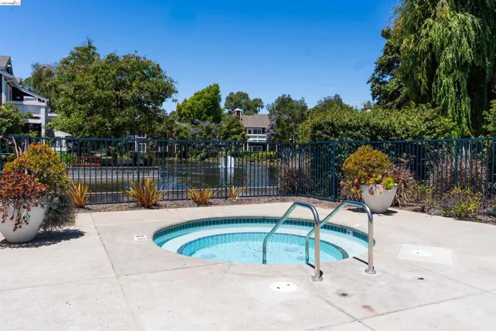 211 Bayside Ct, Richmond, California 94804