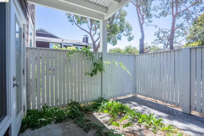 211 Bayside Ct, Richmond, California 94804