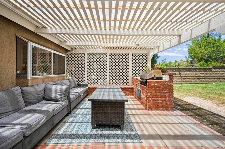 27184 Highlands Lane, Valencia, California 91354