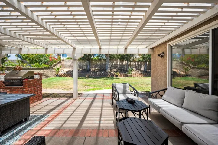 27184 Highlands Lane, Valencia, California 91354