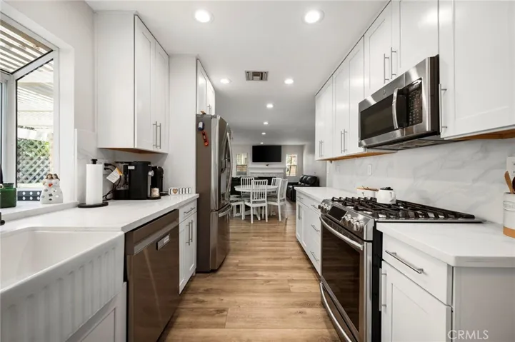 27184 Highlands Lane, Valencia, California 91354