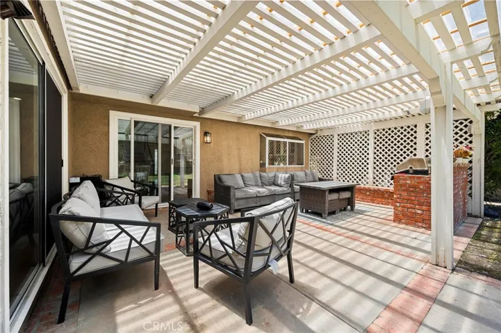 27184 Highlands Lane, Valencia, California 91354