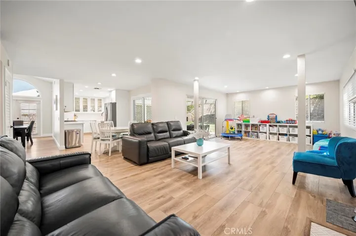 27184 Highlands Lane, Valencia, California 91354