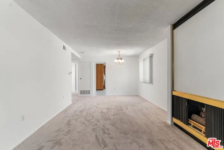 26834 Avenue Of The Oaks D, Newhall, California 91321