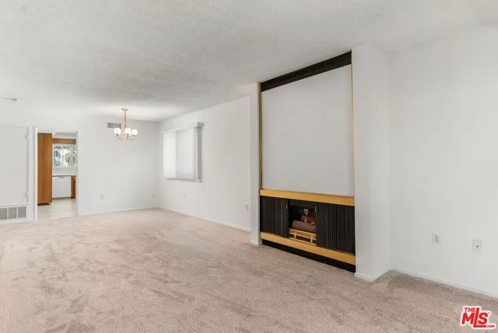 26834 Avenue Of The Oaks D, Newhall, California 91321