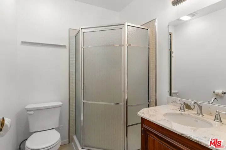 26834 Avenue Of The Oaks D, Newhall, California 91321