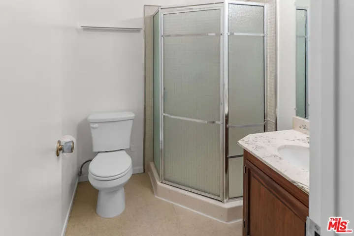 26834 Avenue Of The Oaks D, Newhall, California 91321