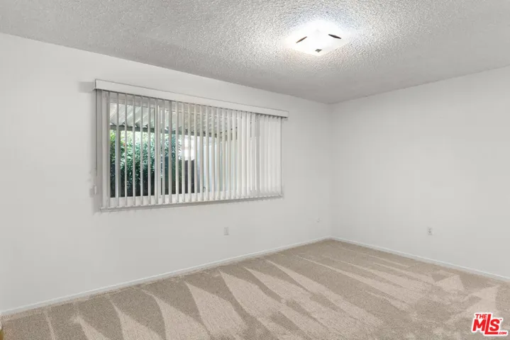 26834 Avenue Of The Oaks D, Newhall, California 91321