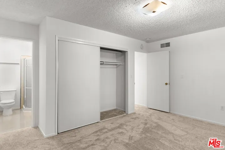 26834 Avenue Of The Oaks D, Newhall, California 91321