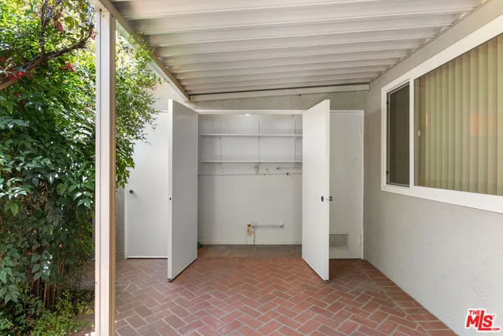 26834 Avenue Of The Oaks D, Newhall, California 91321