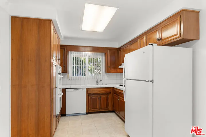 26834 Avenue Of The Oaks D, Newhall, California 91321