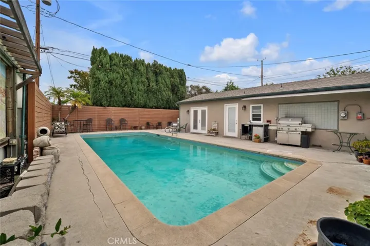 322 S Lincoln Street, Burbank, California 91506