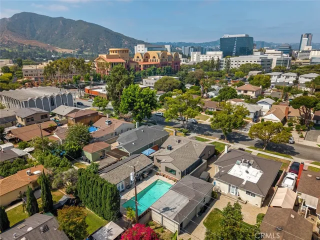 322 S Lincoln Street, Burbank, California 91506