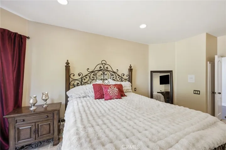 664 Manor Ridge Road, Santa Paula, California 93060