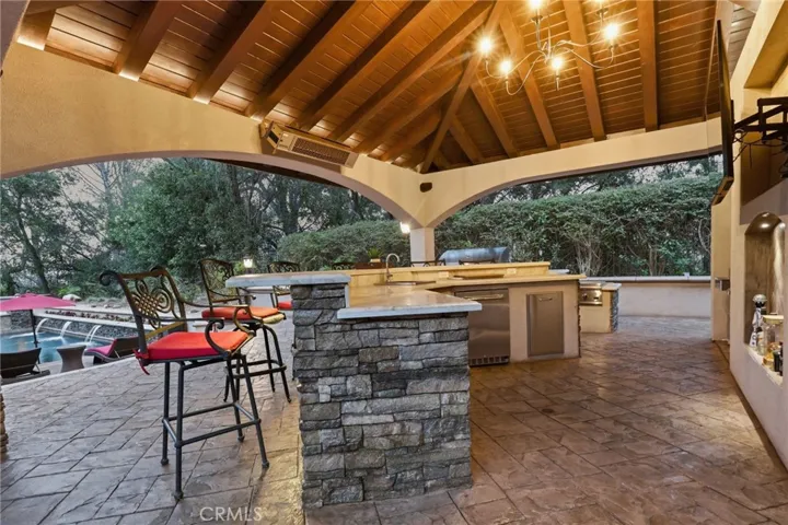 664 Manor Ridge Road, Santa Paula, California 93060