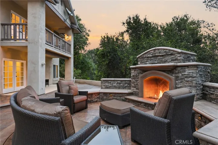 664 Manor Ridge Road, Santa Paula, California 93060