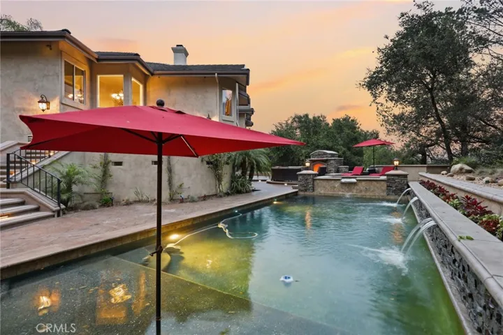 664 Manor Ridge Road, Santa Paula, California 93060