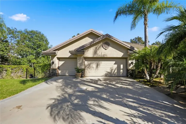 664 Manor Ridge Road, Santa Paula, California 93060