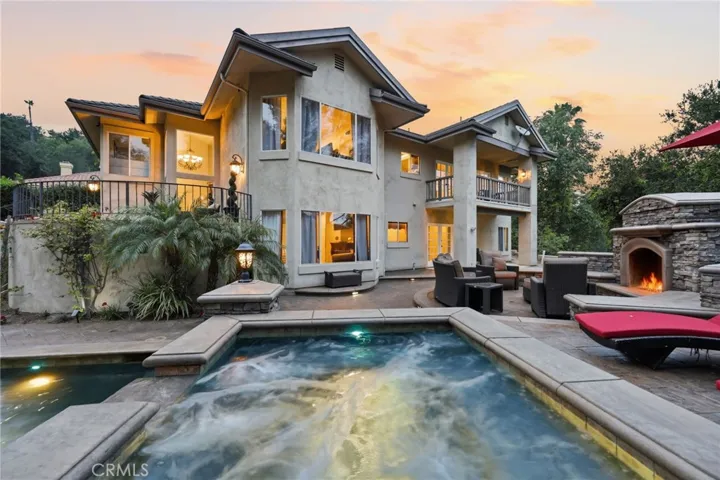 664 Manor Ridge Road, Santa Paula, California 93060
