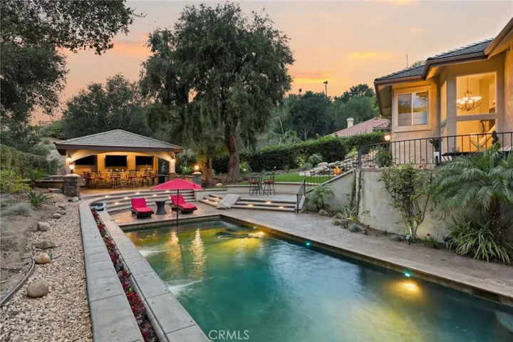 664 Manor Ridge Road, Santa Paula, California 93060