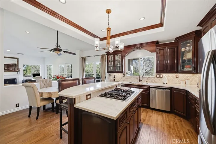 664 Manor Ridge Road, Santa Paula, California 93060