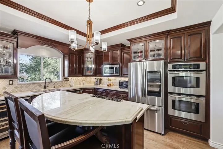 664 Manor Ridge Road, Santa Paula, California 93060