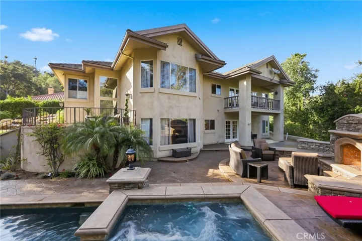 664 Manor Ridge Road, Santa Paula, California 93060