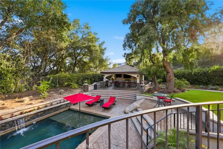 664 Manor Ridge Road, Santa Paula, California 93060