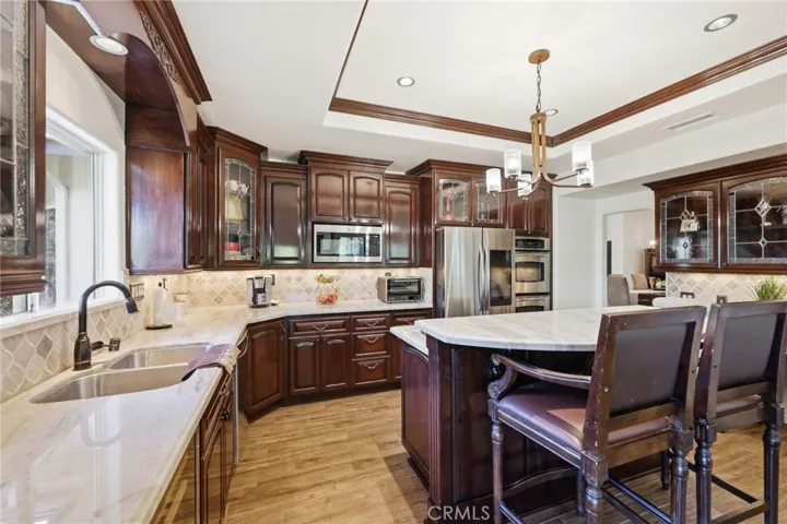 664 Manor Ridge Road, Santa Paula, California 93060