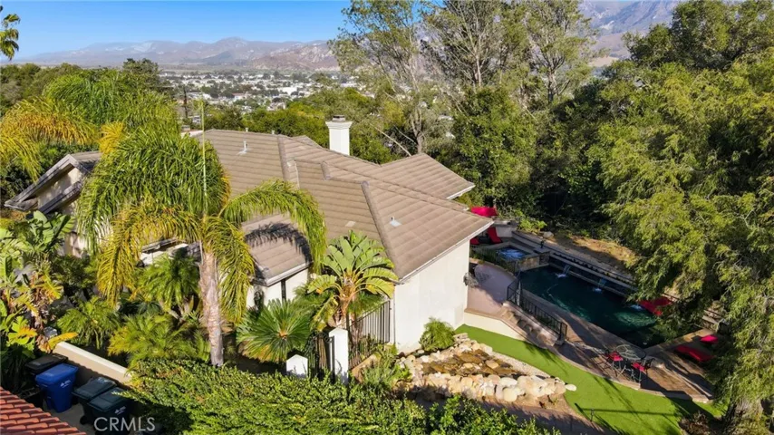 664 Manor Ridge Road, Santa Paula, California 93060
