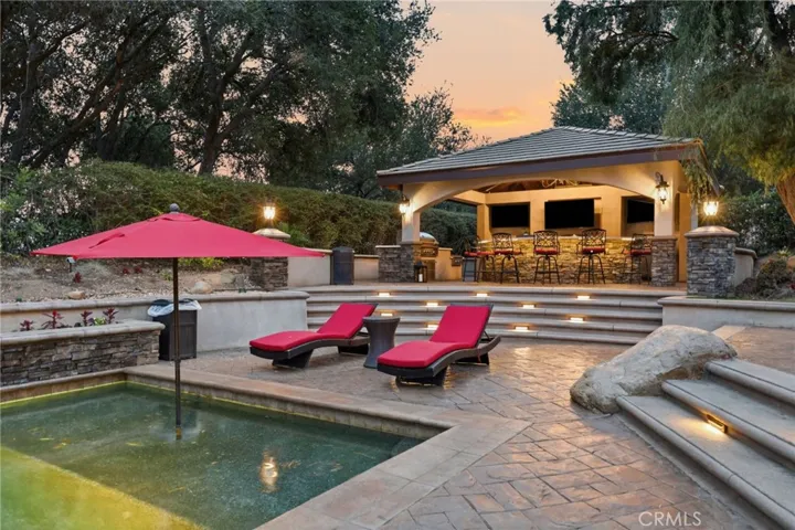 664 Manor Ridge Road, Santa Paula, California 93060