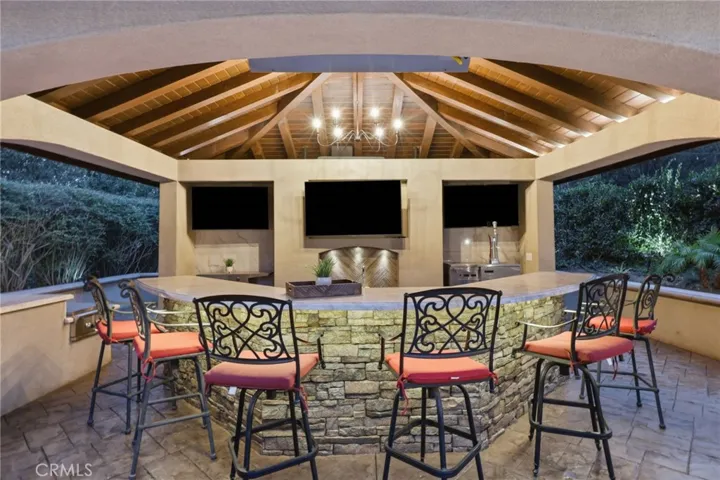 664 Manor Ridge Road, Santa Paula, California 93060