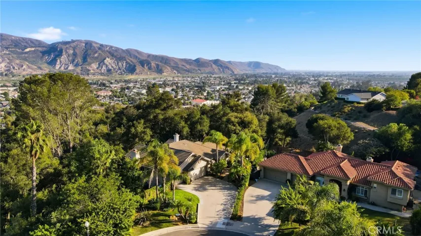 664 Manor Ridge Road, Santa Paula, California 93060