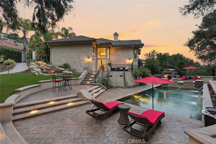 664 Manor Ridge Road, Santa Paula, California 93060