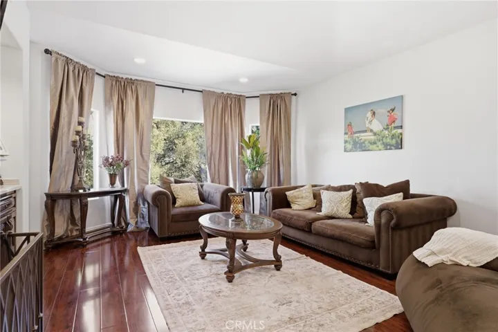 664 Manor Ridge Road, Santa Paula, California 93060