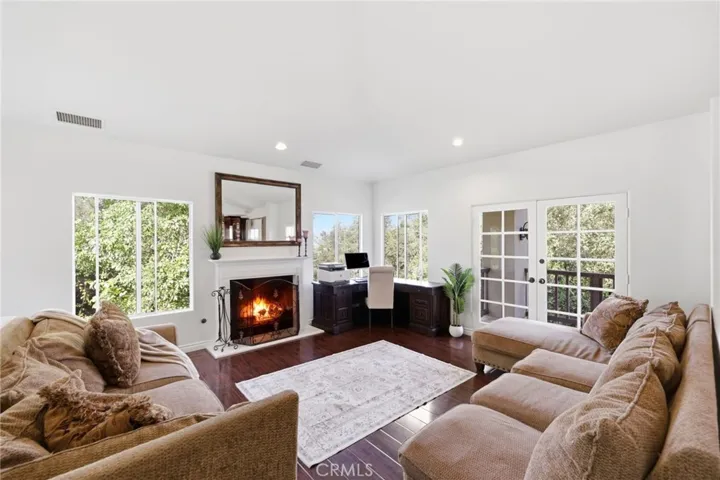 664 Manor Ridge Road, Santa Paula, California 93060