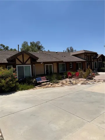 18563 Chickory, Riverside, California 92504