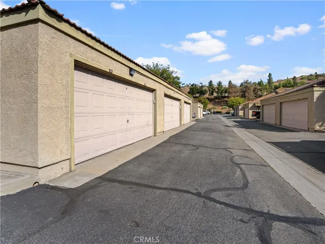 76 Country Mile Road, Pomona, California 91766