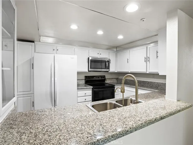 76 Country Mile Road, Pomona, California 91766