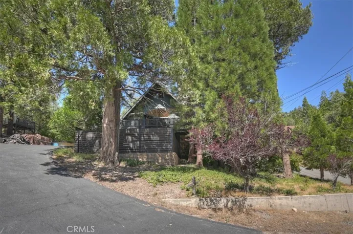 499 Golf Course, Lake Arrowhead, California 92352