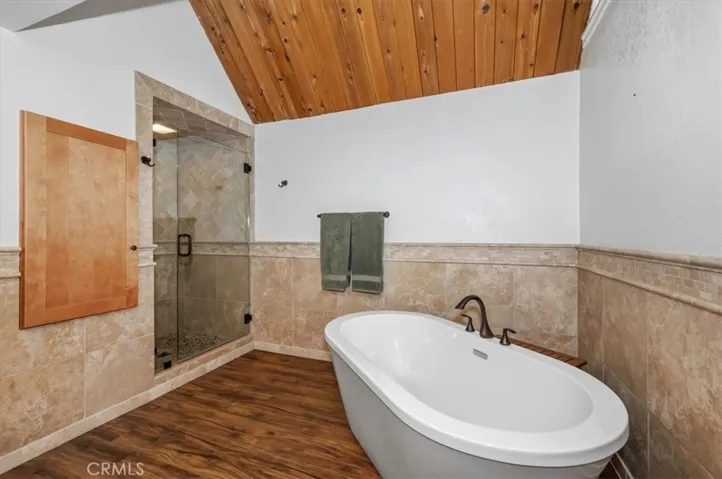 499 Golf Course, Lake Arrowhead, California 92352