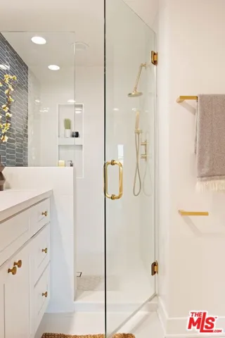 531 N Rossmore Avenue Pha, Los Angeles, California 90004