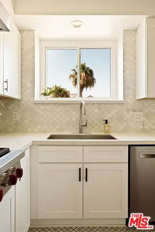 531 N Rossmore Avenue Pha, Los Angeles, California 90004