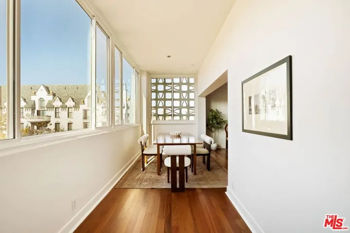 531 N Rossmore Avenue Pha, Los Angeles, California 90004