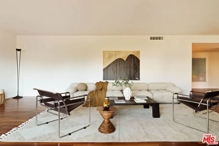 531 N Rossmore Avenue Pha, Los Angeles, California 90004